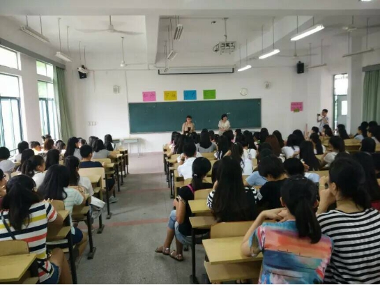 新生见面会.jpg