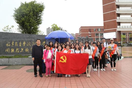 志愿者合影2.jpg