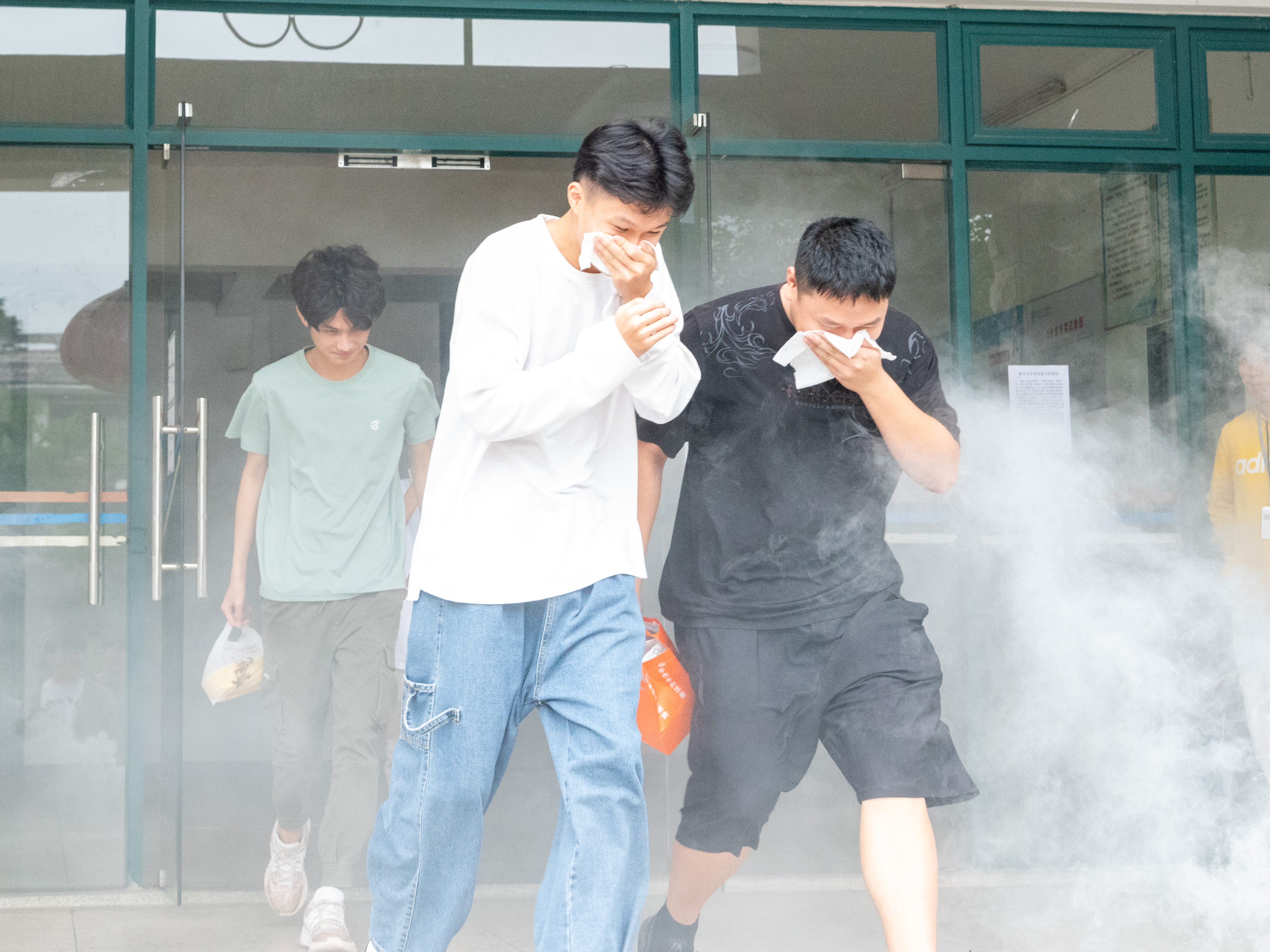 逃生期间2.jpg