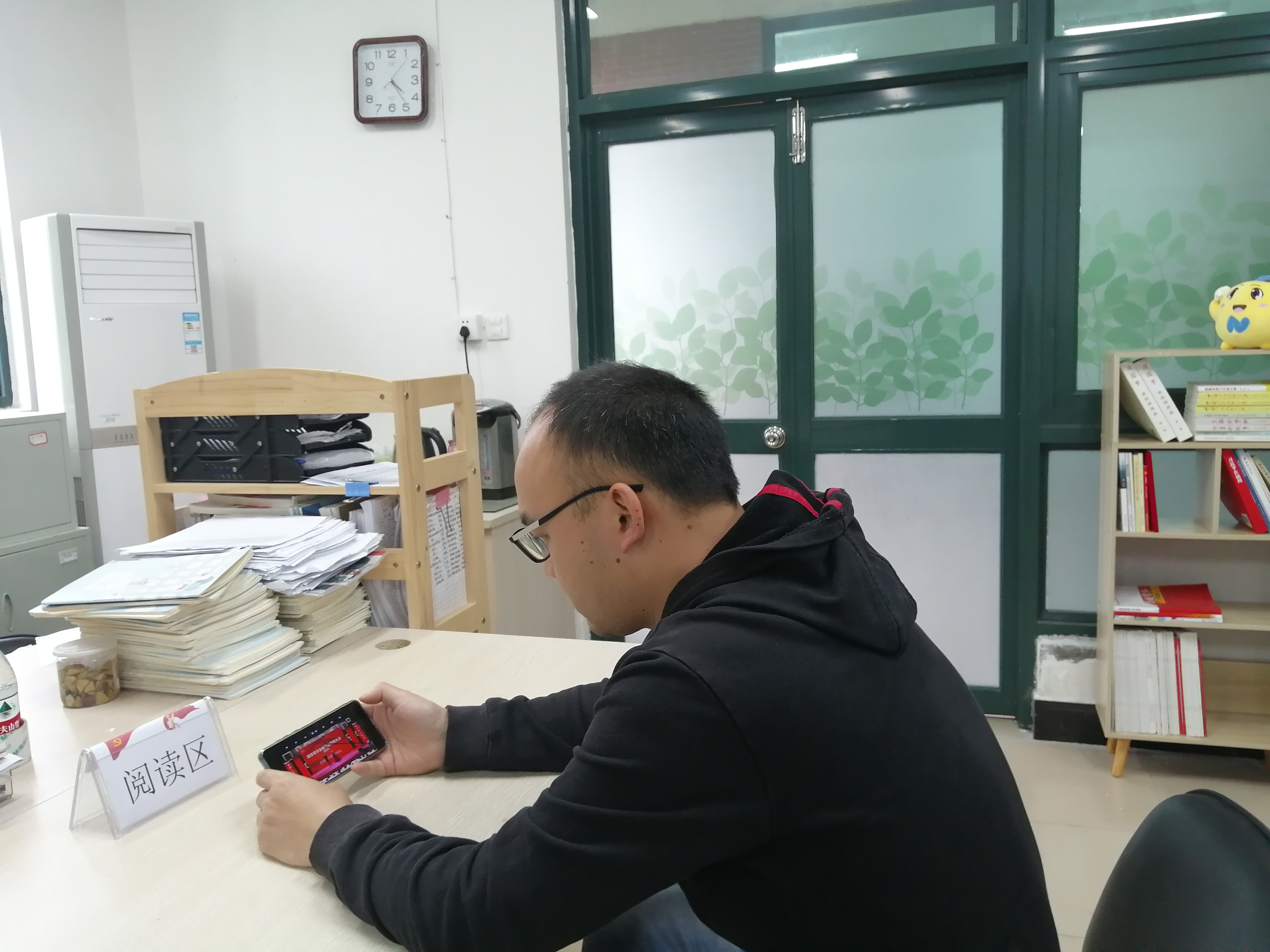 国奖观看照片（雷鸣）.jpg