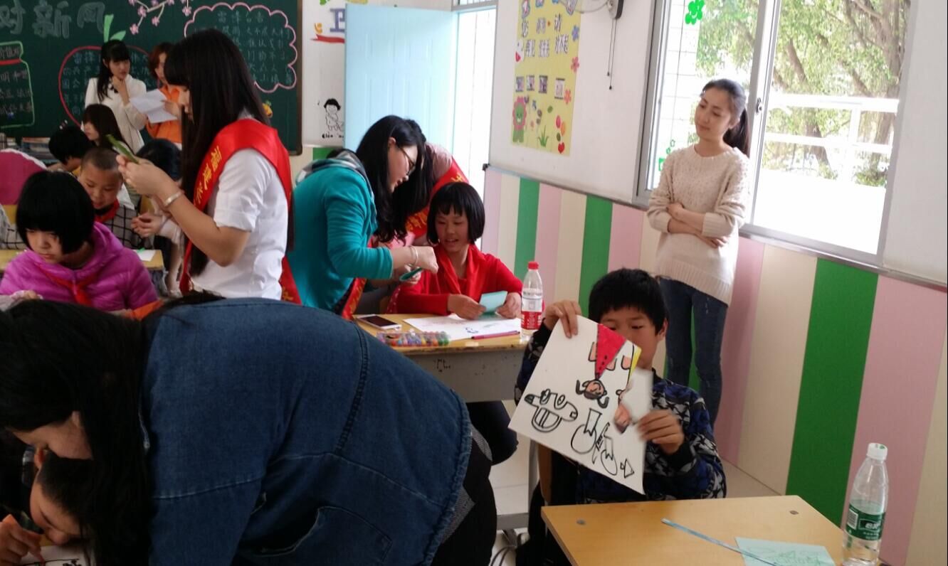 老师对我们的服务投来赞赏的微笑.jpg