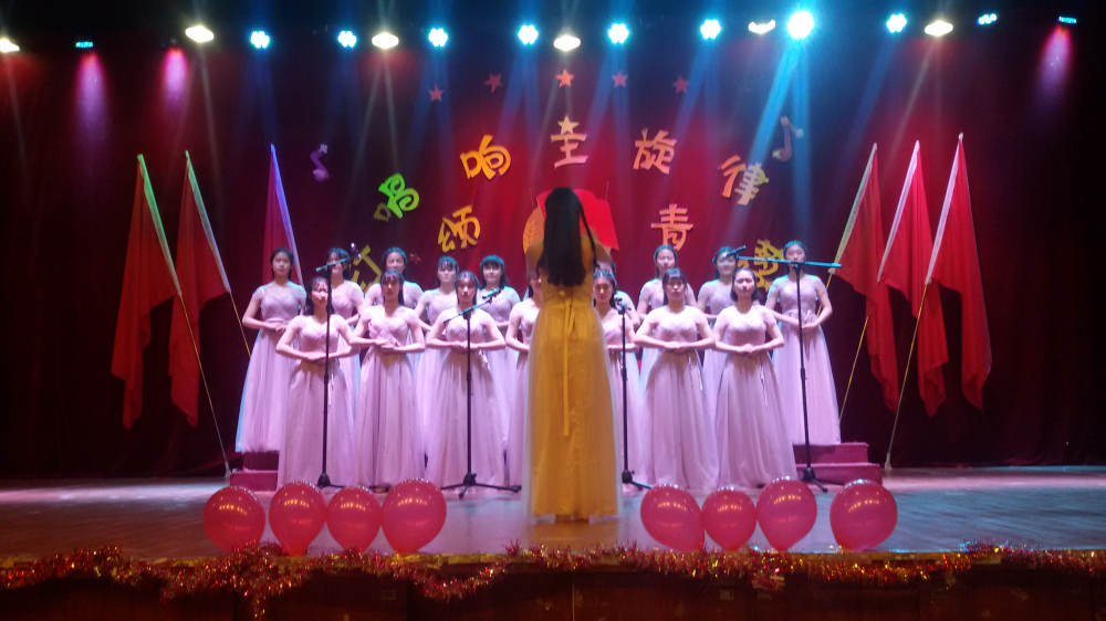 专业组第一名-2013级学前教育五年专.jpg