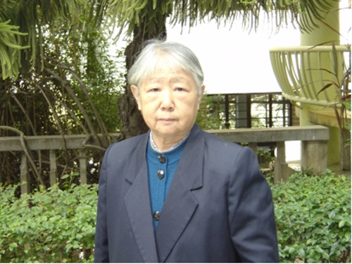 朱恒英在烟台山校区.jpg